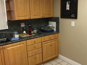 100 NW 87th Ave E102, Miami FL 33172