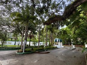 770 NE 69th St 2E, Miami FL 33138
