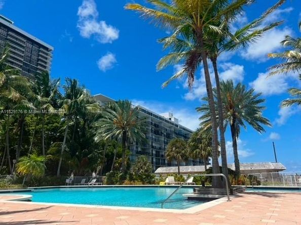 770 NE 69th St 2E, Miami FL 33138