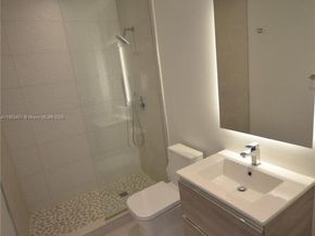 239 SW 9th St 1603, Miami FL 33130