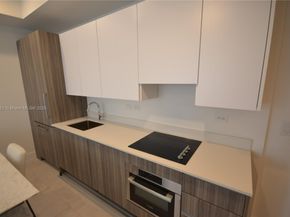 239 SW 9th St 1603, Miami FL 33130