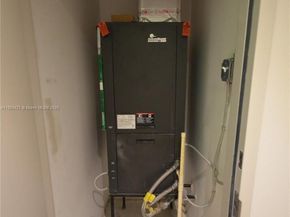 239 SW 9th St 1603, Miami FL 33130