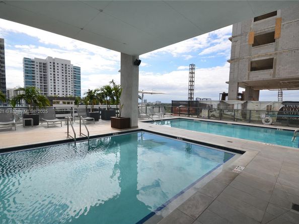 239 SW 9th St 1603, Miami FL 33130