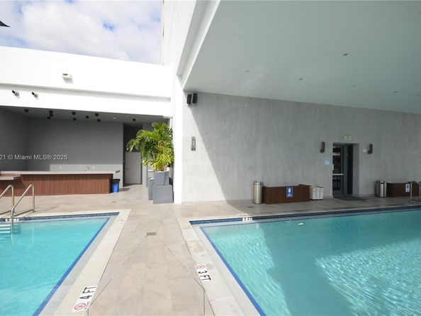 239 SW 9th St 1603, Miami FL 33130