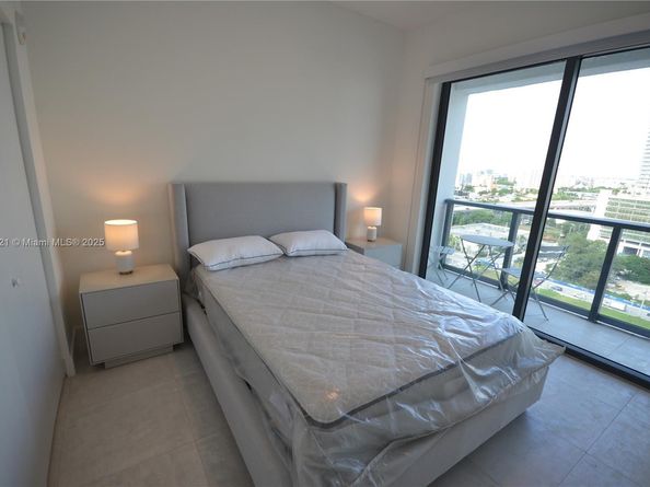 239 SW 9th St 1603, Miami FL 33130