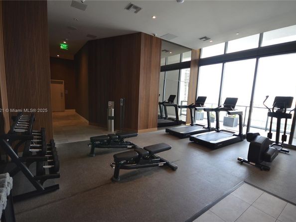 239 SW 9th St 1603, Miami FL 33130