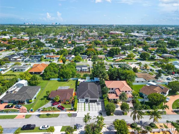 8236 SW 36th St, Miami FL 33155