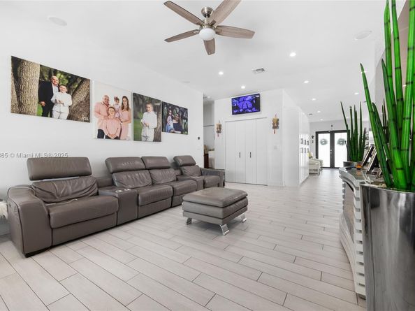 8236 SW 36th St, Miami FL 33155