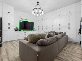 8236 SW 36th St, Miami FL 33155