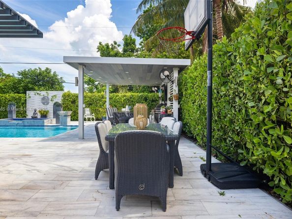 8236 SW 36th St, Miami FL 33155