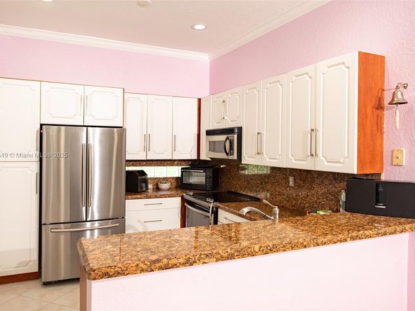 13070 NW 5th St, Pembroke Pines FL 33028