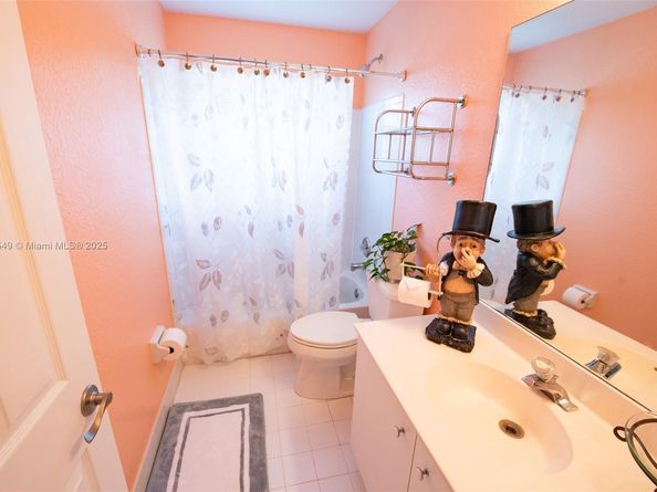 13070 NW 5th St, Pembroke Pines FL 33028