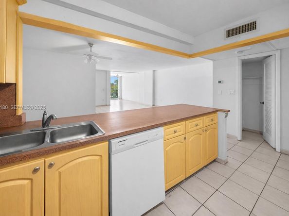 6450 Collins Ave 205, Miami Beach FL 33141
