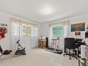 2320 Jackson St 6, Hollywood FL 33020