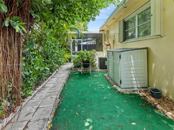 2320 Jackson St 6, Hollywood FL 33020