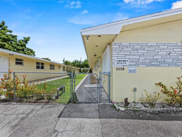 2320 Jackson St 6, Hollywood FL 33020