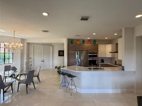 2729 Kinsington Cir 42, Weston FL 33332