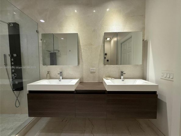 2729 Kinsington Cir 42, Weston FL 33332