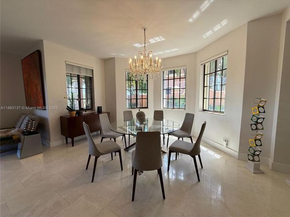 2729 Kinsington Cir 42, Weston FL 33332