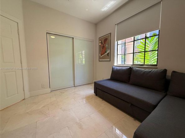 2729 Kinsington Cir 42, Weston FL 33332