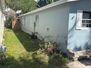 729 NE 2nd Ct, Hallandale Beach FL 33009
