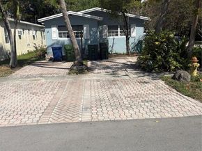 729 NE 2nd Ct, Hallandale Beach FL 33009