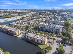 4709 NW 7th St 2049, Miami FL 33126