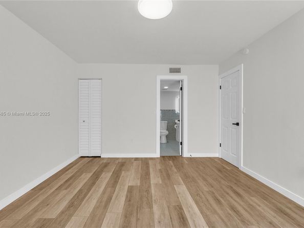 4709 NW 7th St 2049, Miami FL 33126