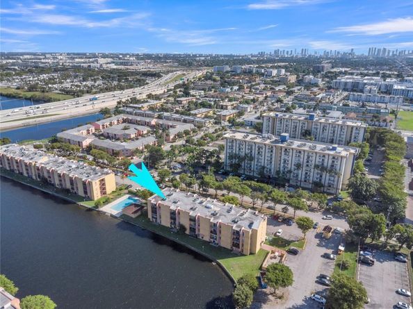 4709 NW 7th St 2049, Miami FL 33126