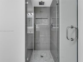 4709 NW 7th St 2049, Miami FL 33126