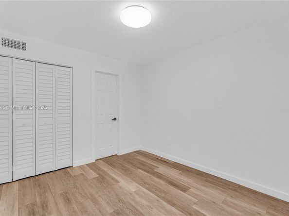 4709 NW 7th St 2049, Miami FL 33126