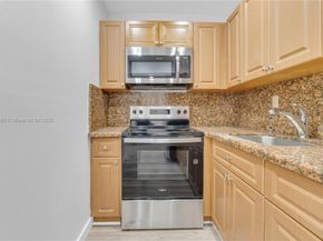 4709 NW 7th St 2049, Miami FL 33126