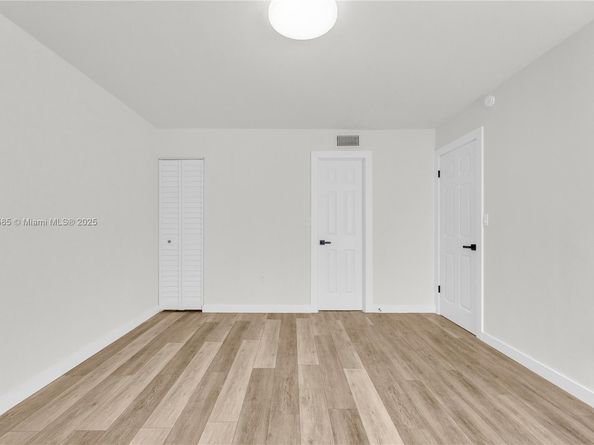 4709 NW 7th St 2049, Miami FL 33126