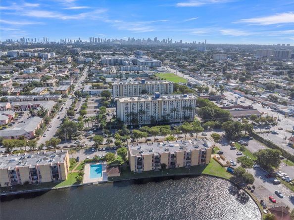 4709 NW 7th St 2049, Miami FL 33126