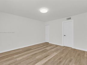 4709 NW 7th St 2049, Miami FL 33126