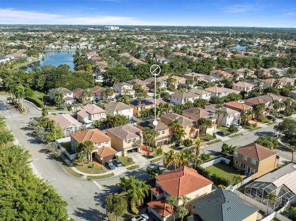 15887 NW 4th Ct, Pembroke Pines FL 33028