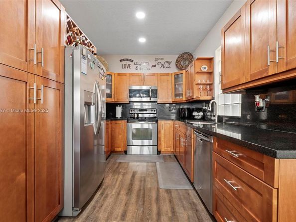 15887 NW 4th Ct, Pembroke Pines FL 33028