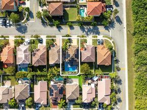 15887 NW 4th Ct, Pembroke Pines FL 33028