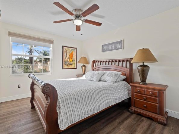 15887 NW 4th Ct, Pembroke Pines FL 33028