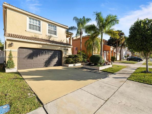 15887 NW 4th Ct, Pembroke Pines FL 33028