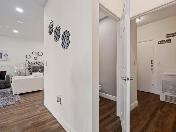 15887 NW 4th Ct, Pembroke Pines FL 33028