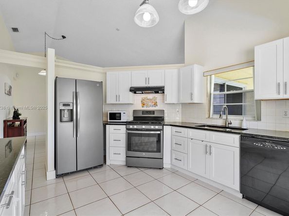 12265 NW 32nd Mnr, Sunrise FL 33323