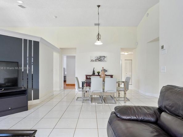 12265 NW 32nd Mnr, Sunrise FL 33323