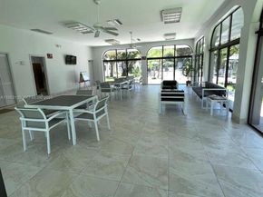 8107 SW 72nd Ave 423E, Miami FL 33143