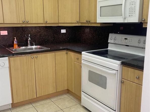 8107 SW 72nd Ave 423E, Miami FL 33143