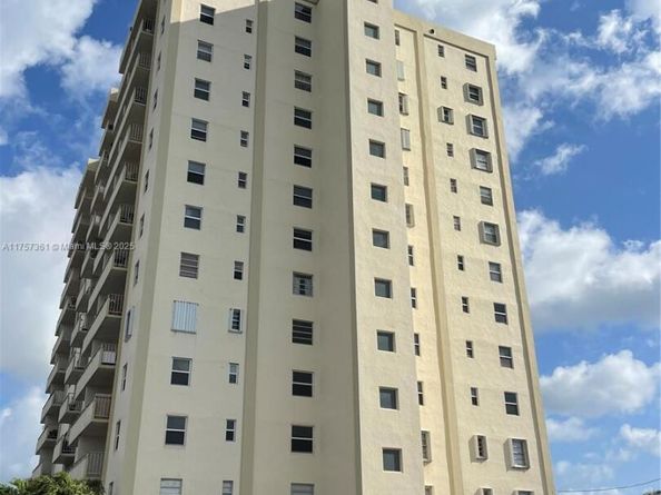 900 NE 18th Ave 1004, Fort Lauderdale FL 33304