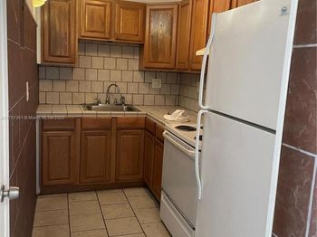 900 NE 18th Ave