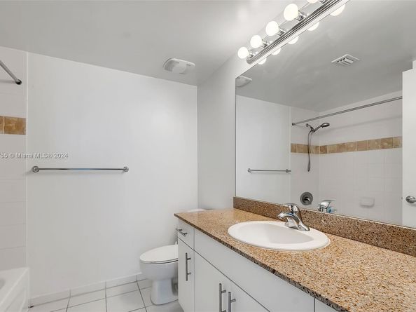 1871 NW S River Dr 1606, Miami FL 33125