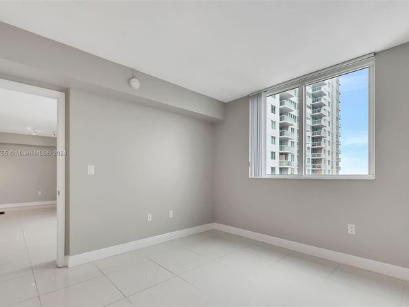 1871 NW S River Dr 1606, Miami FL 33125