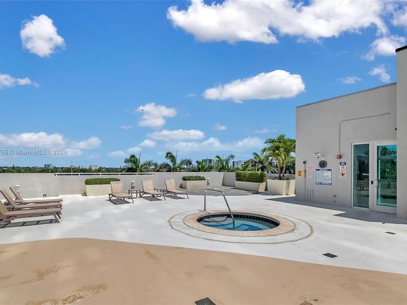 1871 NW S River Dr 1606, Miami FL 33125